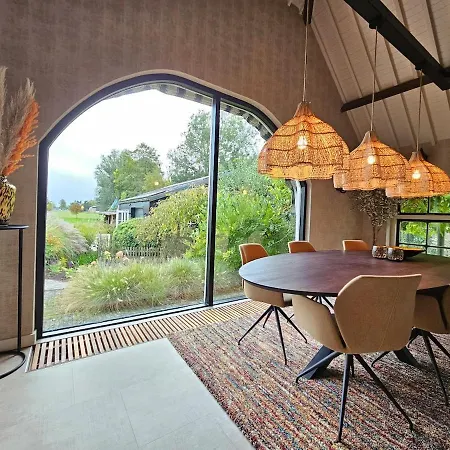 Private With Jacuzzi, Sauna & Swimmingpool 빌라 Delwijnen