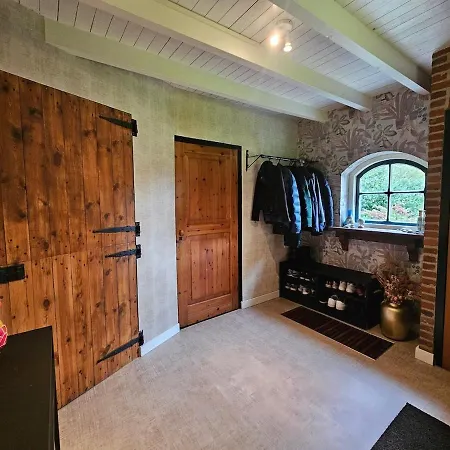 Private With Jacuzzi, Sauna & Swimmingpool