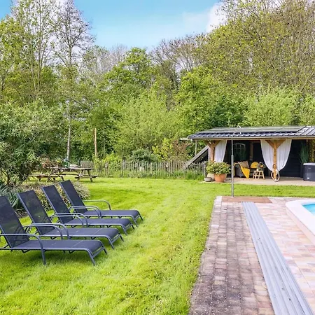 Private With Jacuzzi, Sauna & Swimmingpool