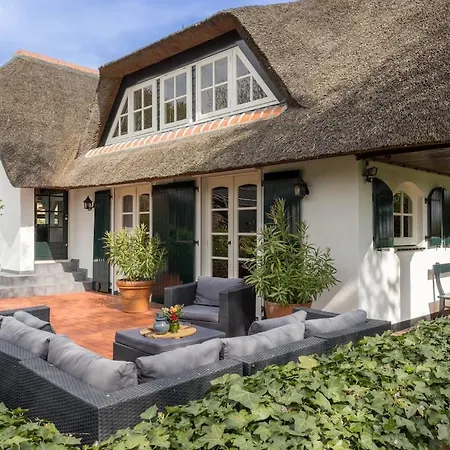 Villa Private With Jacuzzi, Sauna & Swimmingpool