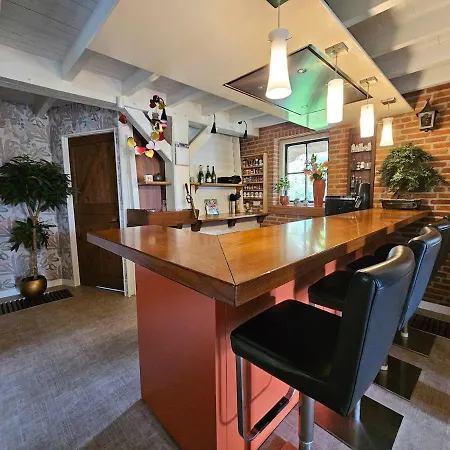 Private With Jacuzzi, Sauna & Swimmingpool Delwijnen