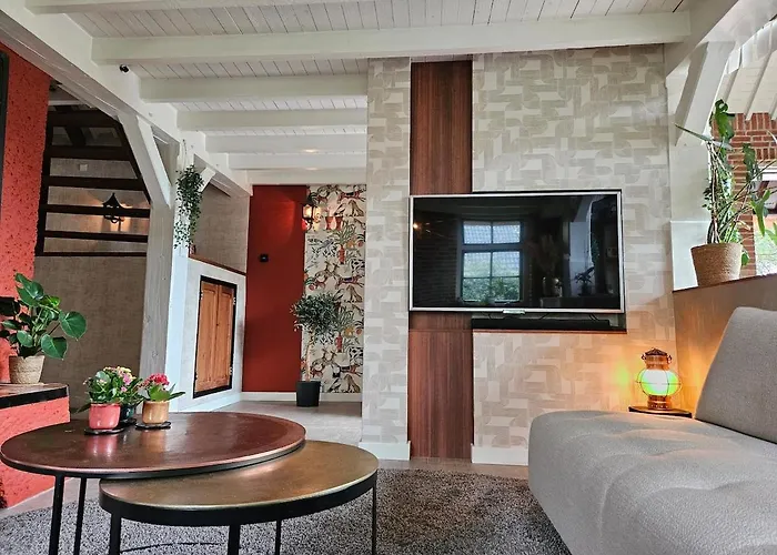 Private With Jacuzzi, Sauna & Swimmingpool Villa Delwijnen