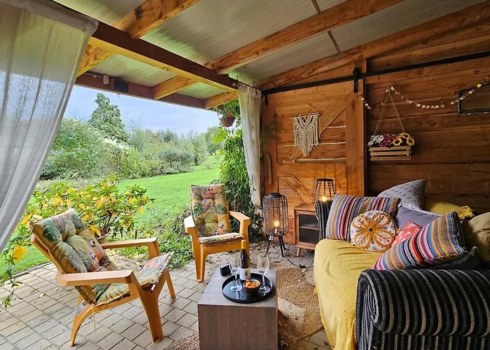 Private With Jacuzzi, Sauna & Swimmingpool Delwijnen