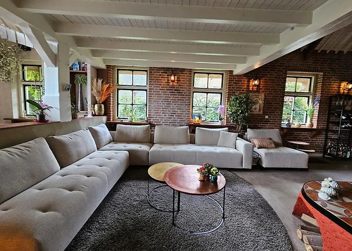 Private With Jacuzzi, Sauna & Swimmingpool Villa Delwijnen