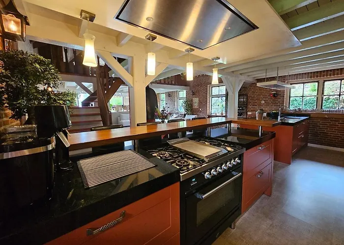 Private With Jacuzzi, Sauna & Swimmingpool Delwijnen