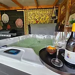 Villa Private With Jacuzzi, Sauna & Swimmingpool Delwijnen