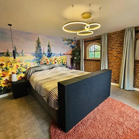 Private With Jacuzzi, Sauna & Swimmingpool فيلة *