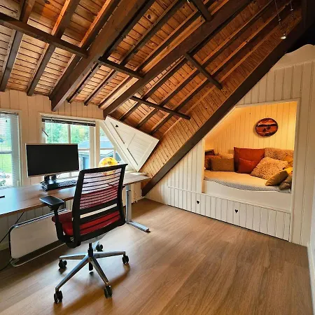 Private With Jacuzzi, Sauna & Swimmingpool