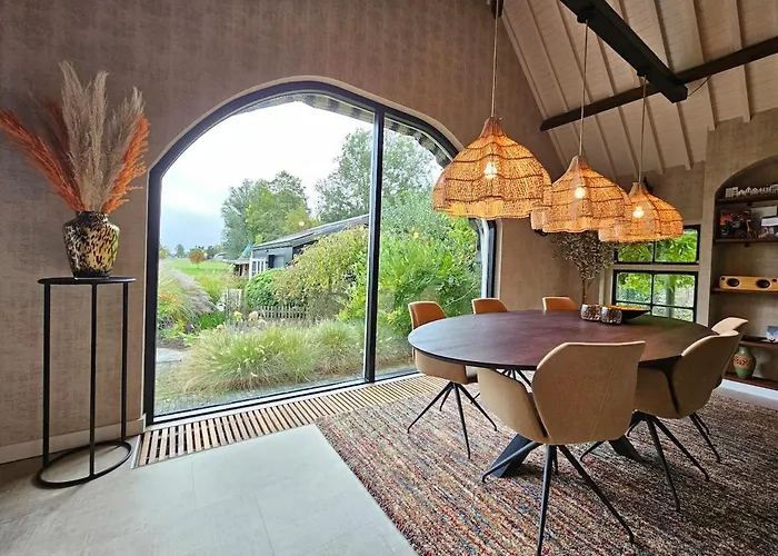 Private With Jacuzzi, Sauna & Swimmingpool Willa Delwijnen