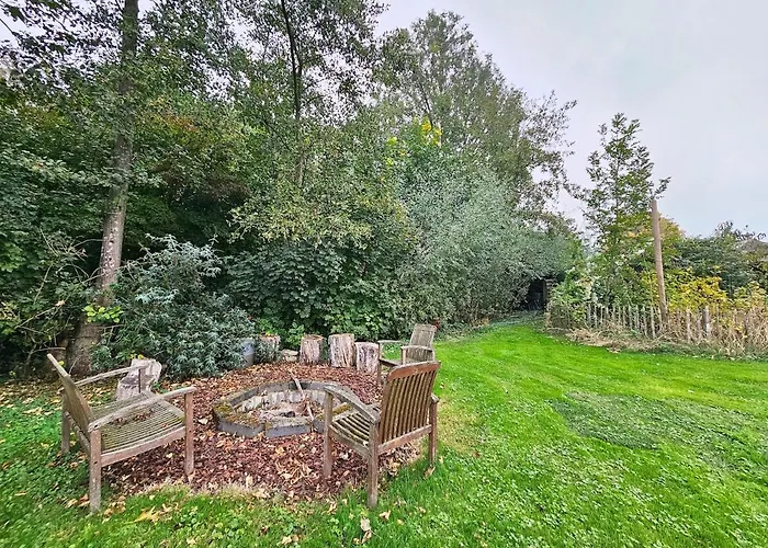 Willa Private With Jacuzzi, Sauna & Swimmingpool Delwijnen