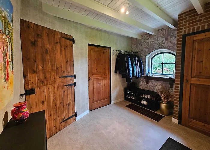 Private With Jacuzzi, Sauna & Swimmingpool