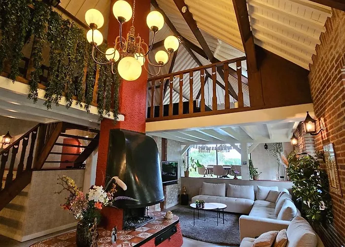 Private With Jacuzzi, Sauna & Swimmingpool Willa *