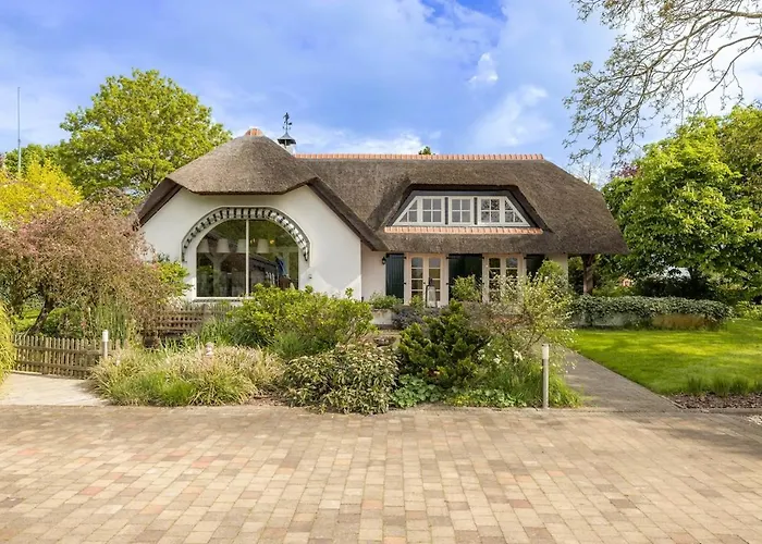 Willa Private With Jacuzzi, Sauna & Swimmingpool Delwijnen